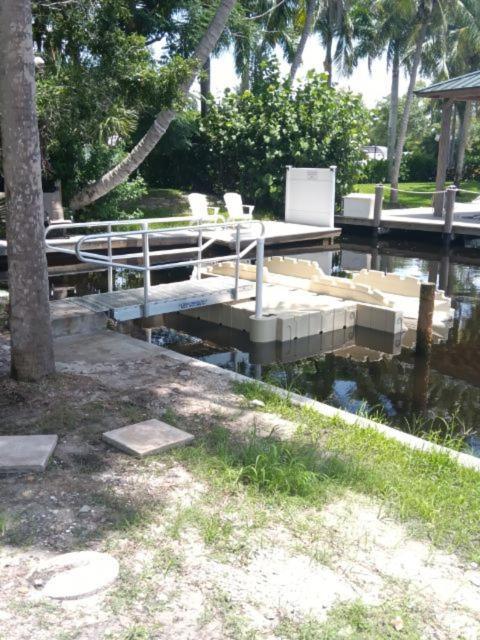 Blue Crab Dock On Gulf Canal Front Close 2 Beach Restaurants 博尼塔斯普林斯 外观 照片